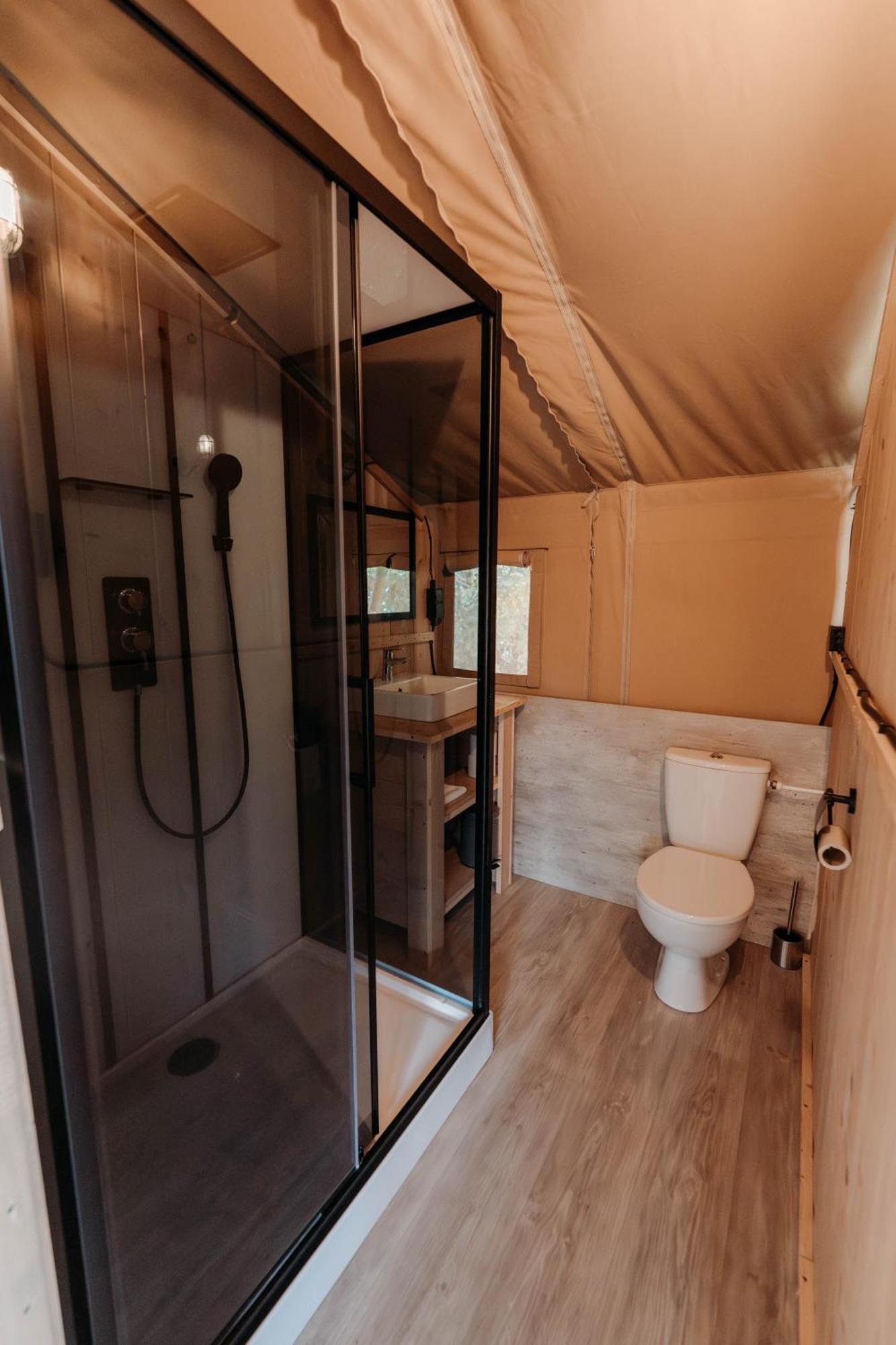 Camping De Tulpenweide Breezand Room photo