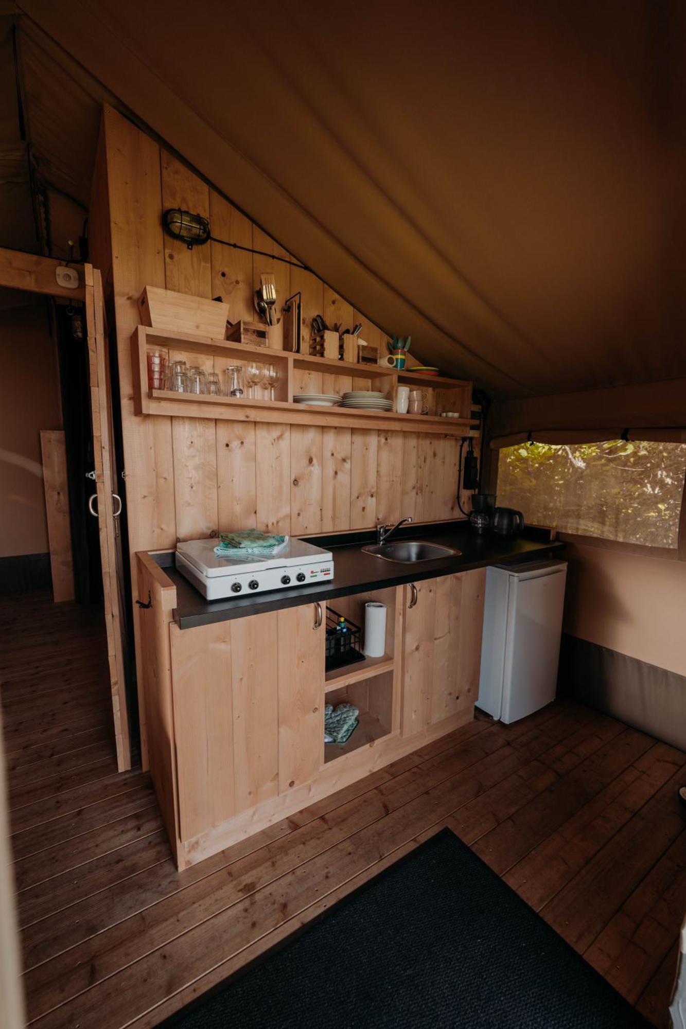 Camping De Tulpenweide Breezand Room photo